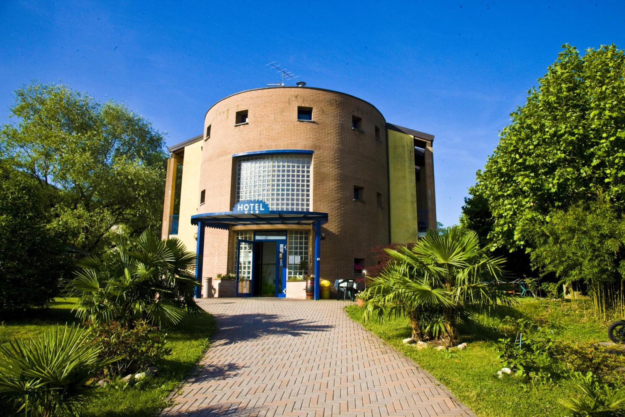 Hotel Il Canneto Porto Ceresio Zewnętrze zdjęcie