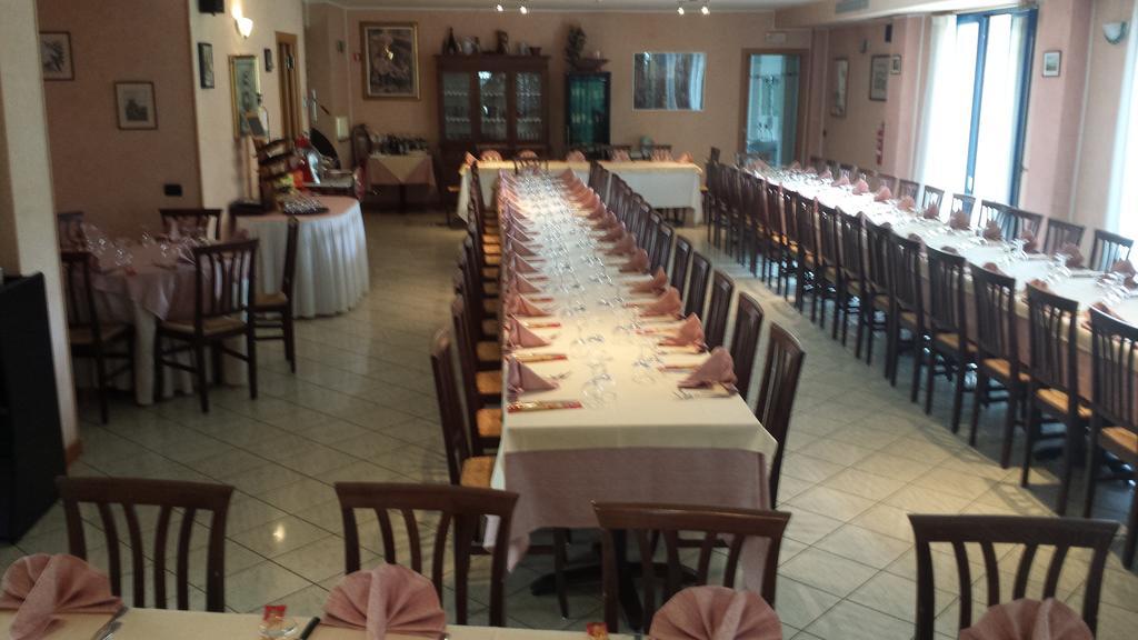 Hotel Il Canneto Porto Ceresio Zewnętrze zdjęcie