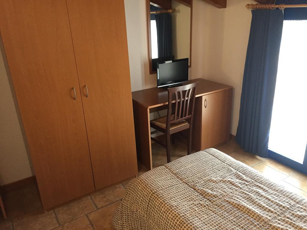 Hotel Il Canneto Porto Ceresio Zewnętrze zdjęcie