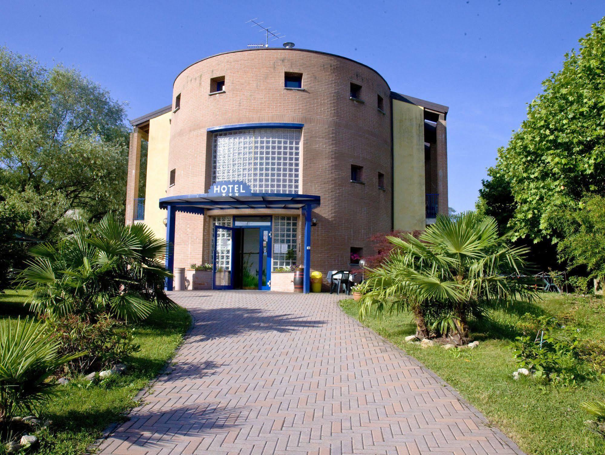 Hotel Il Canneto Porto Ceresio Zewnętrze zdjęcie