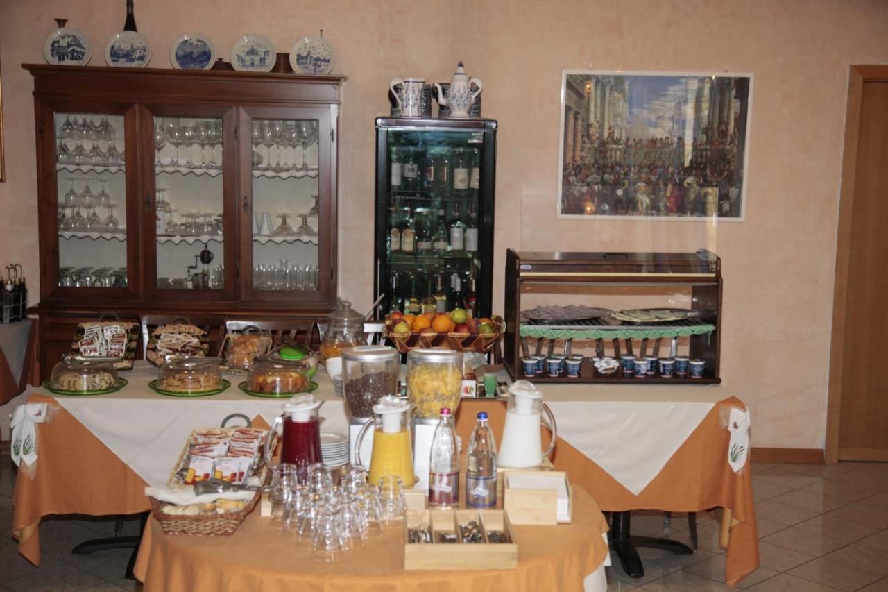 Hotel Il Canneto Porto Ceresio Zewnętrze zdjęcie