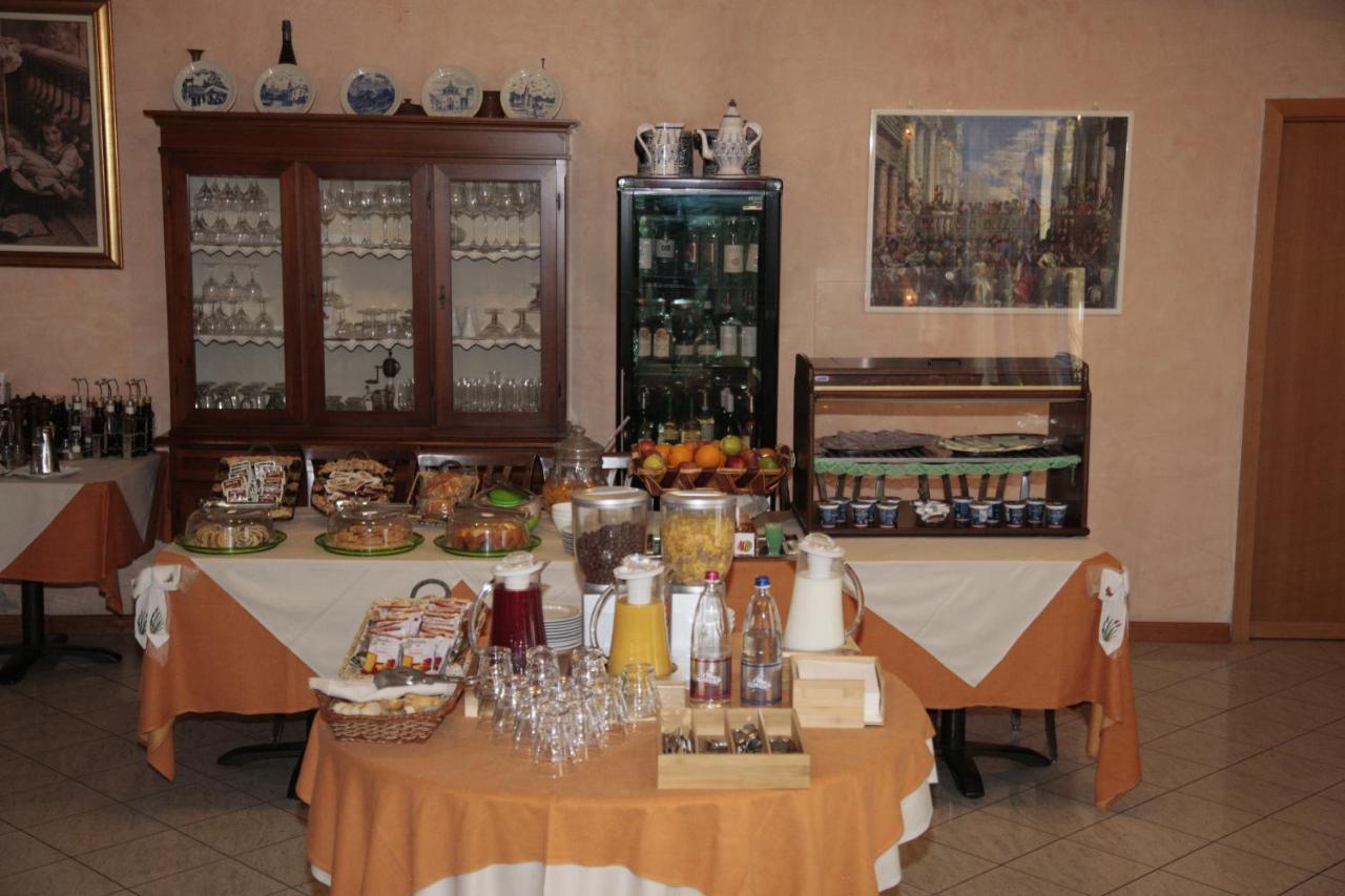 Hotel Il Canneto Porto Ceresio Zewnętrze zdjęcie