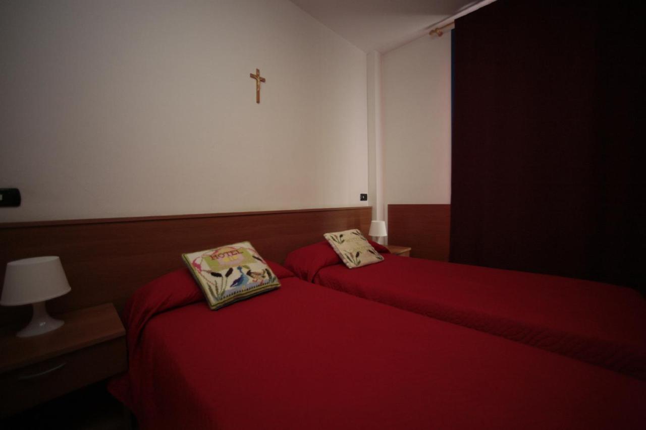 Hotel Il Canneto Porto Ceresio Zewnętrze zdjęcie